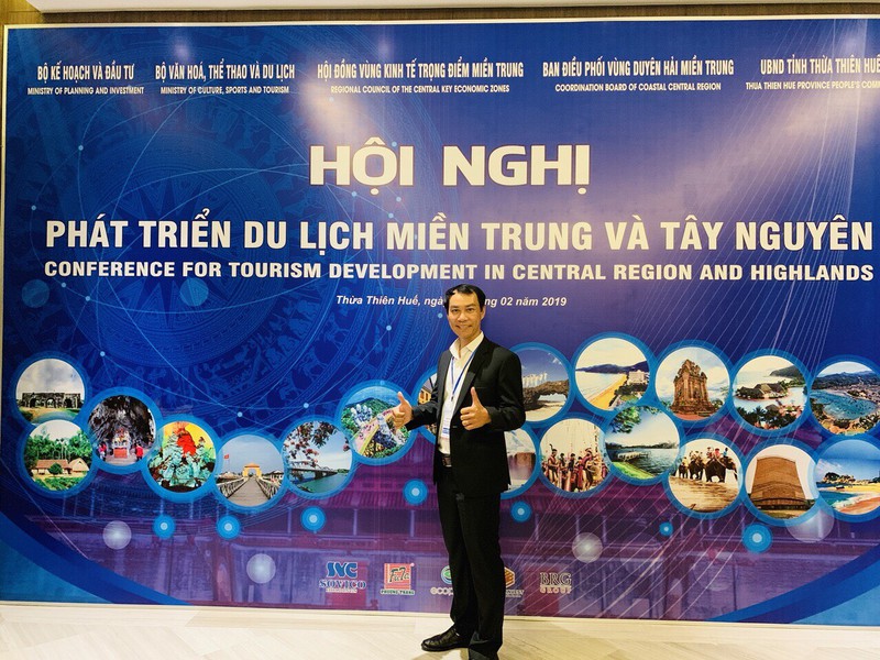 Doanh nhân Trương Bắc đưa sản phẩm của Công ty Hoa Nén tham gia Hội nghị Du lịch các tỉnh miền Trung và Tây Nguyên  